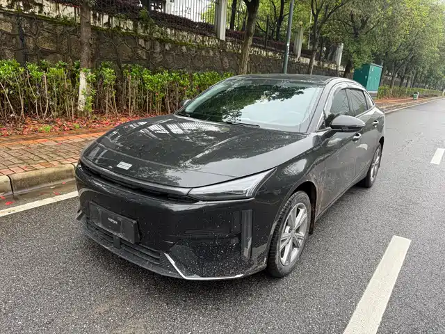 Geely Galaxy Galaxy L6 Galaxy L6 2025 Em-I 60km Discovery Edition — фото