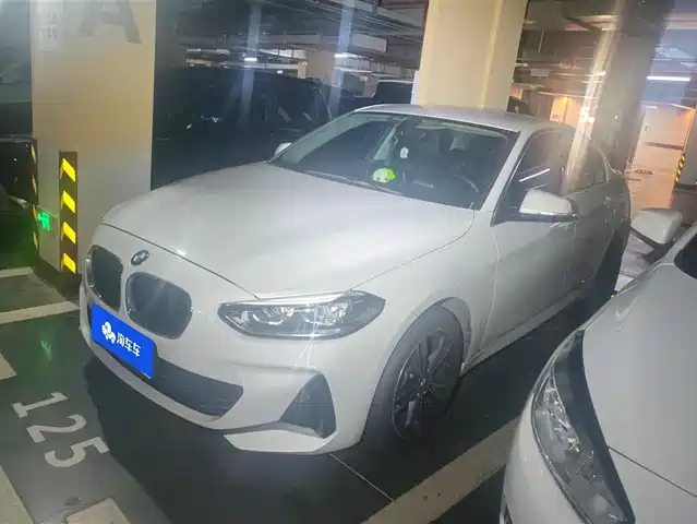 Bmw Bmw 1 Series Bmw 1 Series 2022 120i M Sports Edition — фото