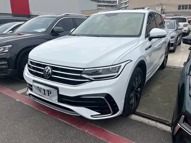 Volkswagen Tiguan L Tiguan L 2024 330tsi Automatic Two-Wheel Drive R-Line Version — фото
