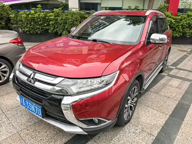 Mitsubishi Outlander (Imported) Outlander Imported 2016 2.4l Four-Wheel Drive Elite Version 5 Seats — фото