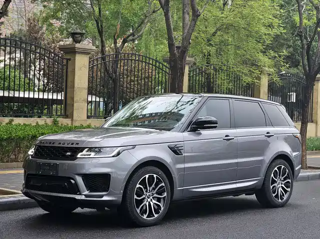 Land Rover Range Rover Sport Range Rover Sport 2021 3.0 L6 Black Edition — фото