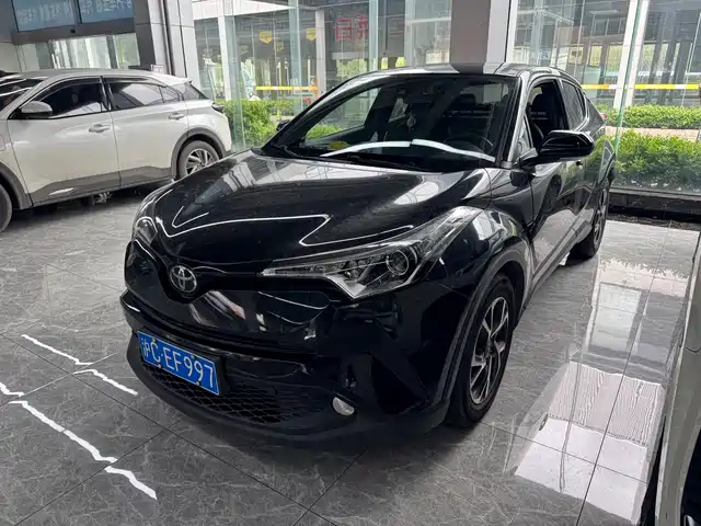 Toyota Toyota C-Hr Toyota C-Hr 2020 2.0l Leading Edition — фото