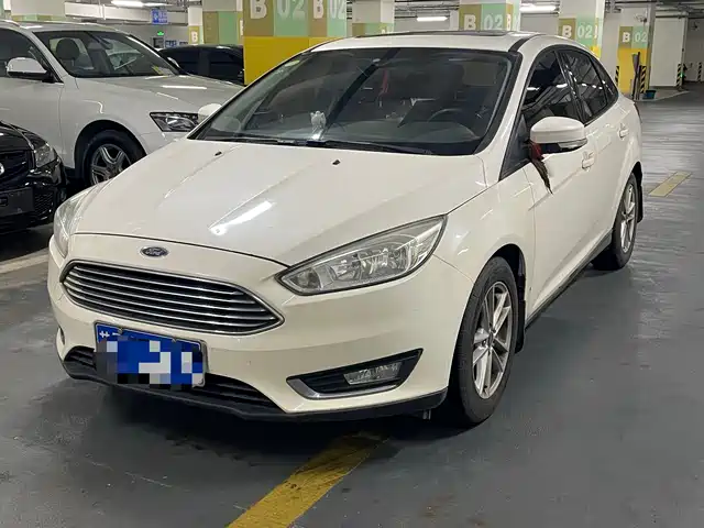 Ford Fox Focus 2015 Sedan 1.6l Manual Style — фото