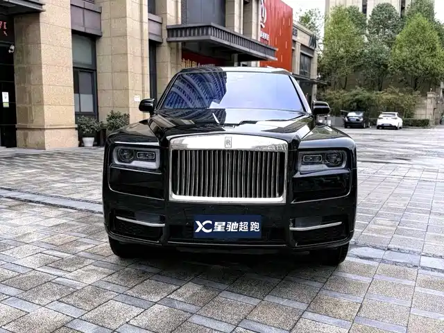 Rolls Royce Cullinan Cullinan 2018 Four-Seat Version — фото