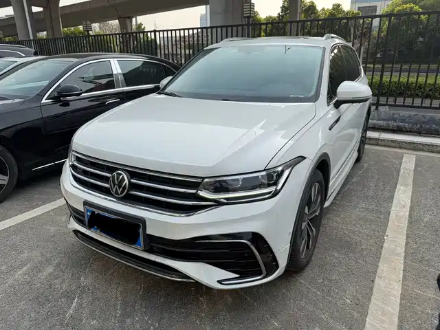Volkswagen Tiguan L Tiguan L 2021 330tsi Automatic Two-Wheel Drive R-Line Version — фото
