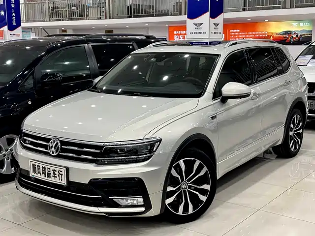 Volkswagen Tiguan L — фото