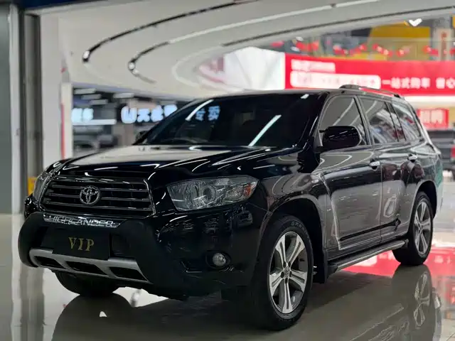 Toyota Highlander Highlander 2011 2.7l 2wd 7-Seat Luxury Version — фото