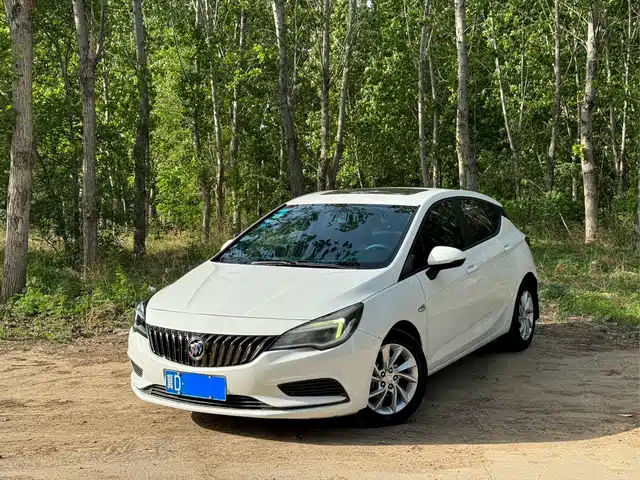 Buick Valeant Weilan 2016 Hatchback 15s Automatic Leading Type — фото