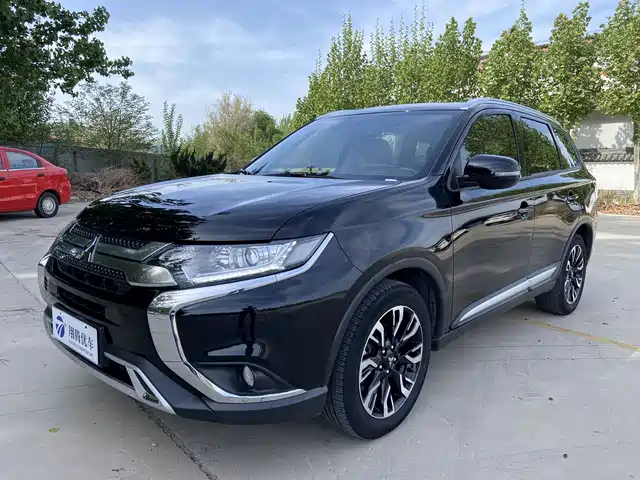 Mitsubishi Outlander Outlander 2020 2.0l 2wd Enjoy Edition 7 Seats — фото