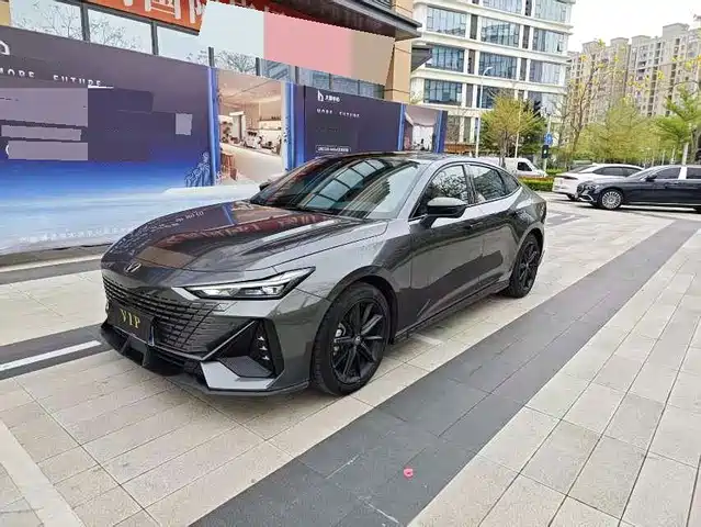 Chang'An Changan Uni-V Changan Uni-V 2022 1.5t Premium Model — фото