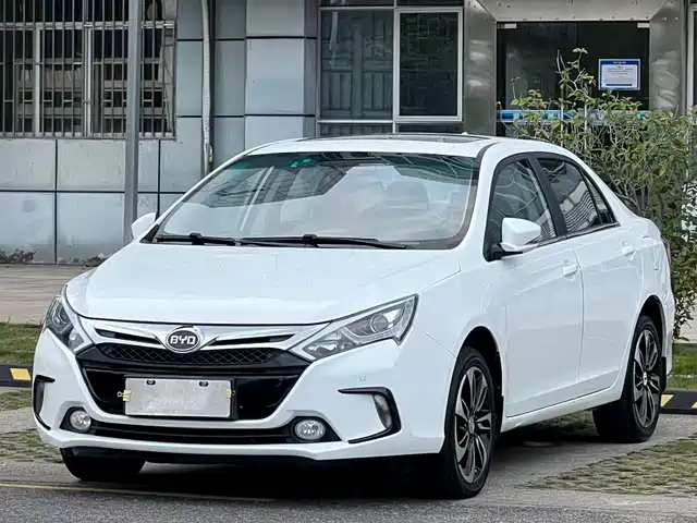 Byd Qin New Energy Qin New Energy 2015 1.5t Double Crown Flagship Plus Edition — фото