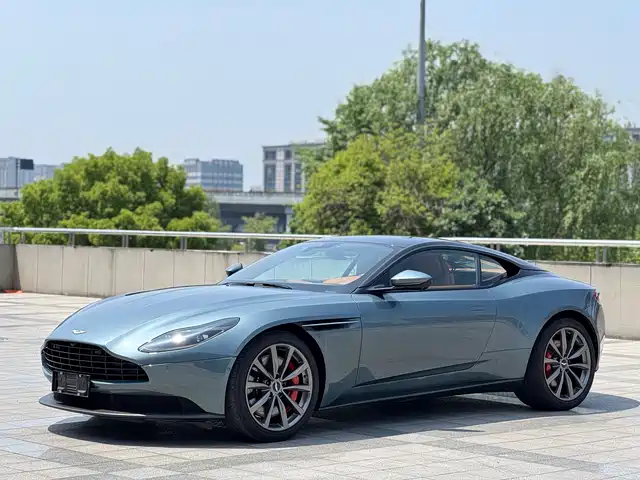Aston Martin Aston Martin Db11 Aston Martin Db11 2019 4.0t V8 Coupe — фото