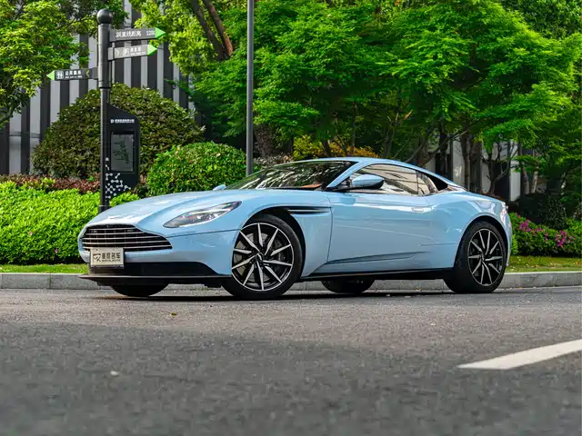 Aston Martin Aston Martin Db11 Aston Martin Db11 2022 4.0t V8 Coupe — фото