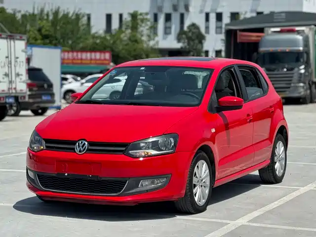 Volkswagen Polo Polo 2013 1.6l Automatic Luxury Version — фото