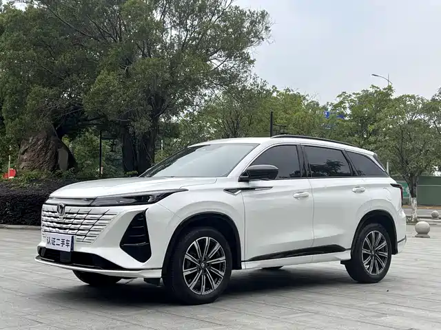 Chang'An Changan Cs75plus Changan Cs75 Plus 2024 Third Generation Championship Version 1.5t Smart Driving And Powerful Model — фото