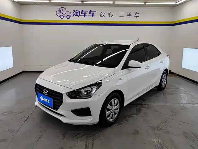 Hyundai Reina Rena 2020 1.4l Manual Gl Refreshed Version — фото