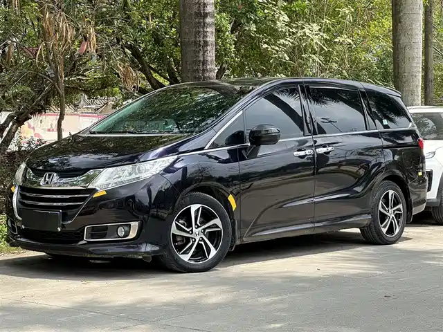 Honda Odyssey Odyssey 2018 2.4l Deluxe Edition — фото