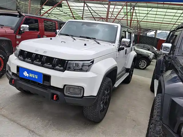 Beijing Cross Country Beijing Off-Road Bj40 Beijing Off-Road Bj40 2023 2.0d Automatic Four-Wheel Drive Blade Hero Edition Knight Type (Front And Rear Electronically Controlled Locks) — фото
