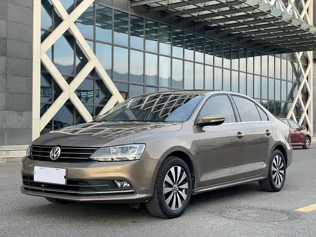 Volkswagen Sagitar Sagitar 2017 1.6l Automatic Comfort Model — фото