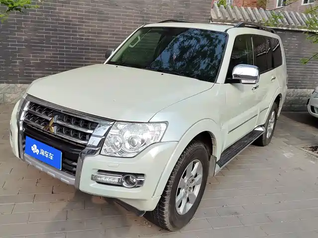 Mitsubishi Pajero (Imported) Pajero Imported 2016 3.0l Automatic Premium Version, National V — фото