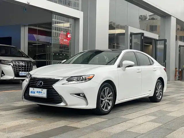 Lexus Lexus Es Lexus Es 2015 300h Comfort Edition — фото