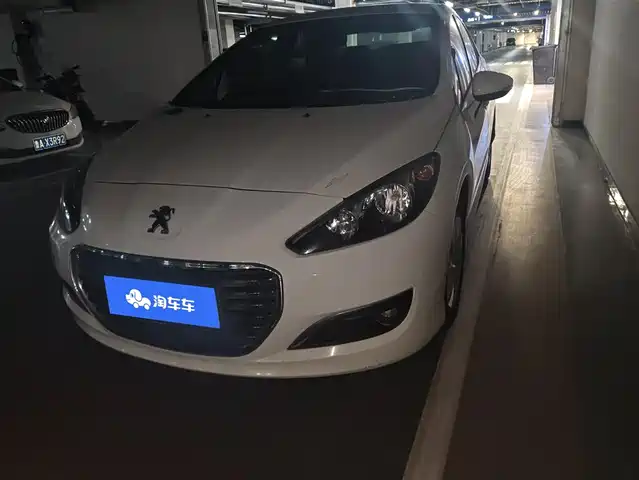 Peugeot Peugeot 308 Peugeot 308 2013 1.6l Automatic Premium Model — фото