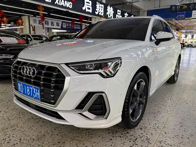 Audi Audi Q3 Audi Q3 2022 35 Tfsi Fashionable And Dynamic — фото