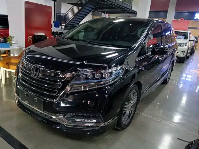 Honda Alison Alison 2019 2.0l Hybrid Deluxe Edition — фото