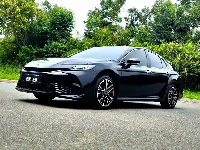 Toyota Camry Camry 2024 Shuangqing 2.0hg Premium Edition — фото