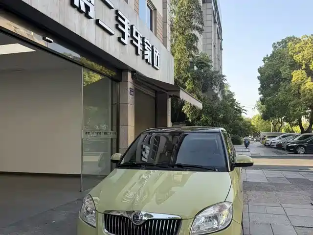 Skoda Jing Rui Fabia 2009 1.6l Automatic Crystal Edition — фото