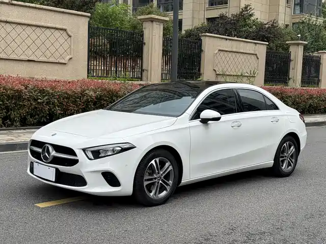 Mercedes-Benz Mercedes Benz A Class Mercedes-Benz A-Class 2020 Facelift A 200 L Sports Sedan Dynamic Type — фото