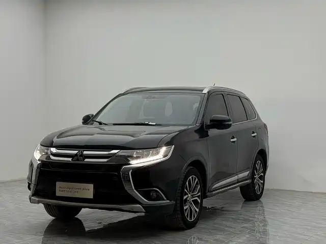Mitsubishi Outlander Outlander 2016 2.4l Four-Wheel Drive Luxury Version 7 Seats — фото