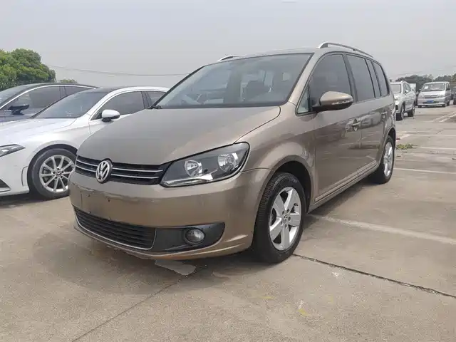 Volkswagen Touran Touran 2015 1.4t Dsg Comfort Version 5 Seats — фото