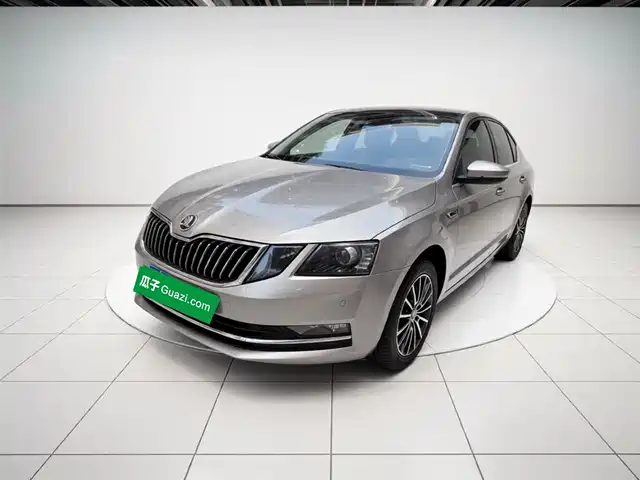 Skoda Octavia Octavia 2018 Tsi230 Dsg Deluxe Edition — фото