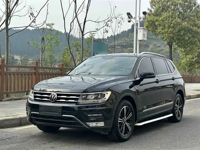 Volkswagen Tiguan L Tiguan L 2021 330tsi Automatic Two-Wheel Drive Smart Version — фото