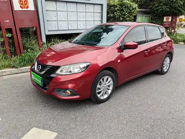 Nissan Tiida Tiida 2016 1.6l Cvt Cool Version — фото
