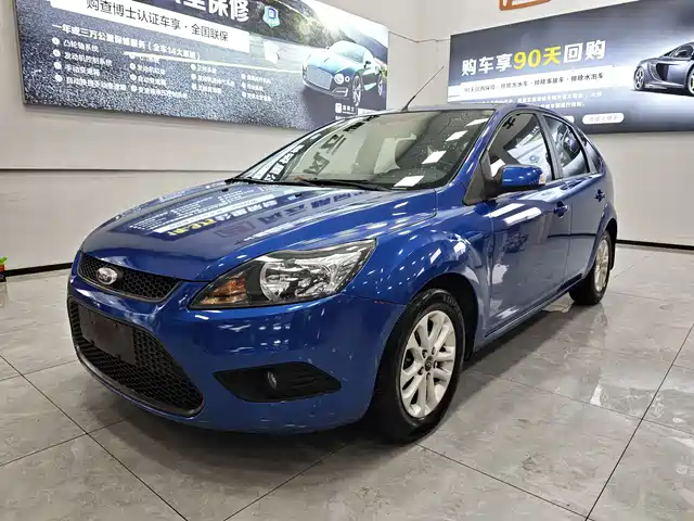 Ford Fox Focus 2013 Hatchback Classic 1.8l Automatic Million Commemorative Edition — фото