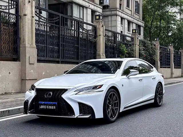 Lexus Lexus Ls — фото
