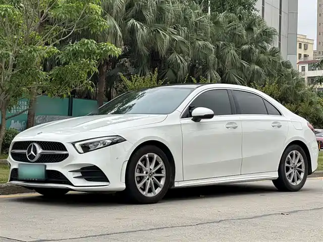 Mercedes-Benz Mercedes Benz A Class Mercedes-Benz A-Class 2020 Facelift A 200 L Sports Sedan Dynamic Type — фото
