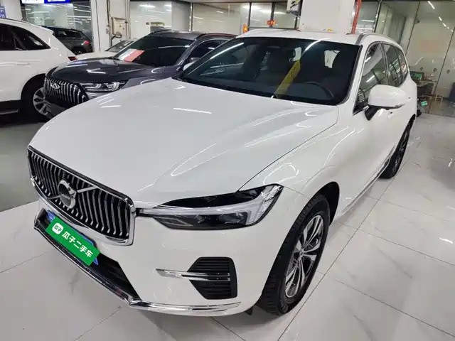 Volvo Volvo Xc60 Volvo Xc60 2025 B5 Four-Wheel Drive Zhiyi Luxury Edition — фото