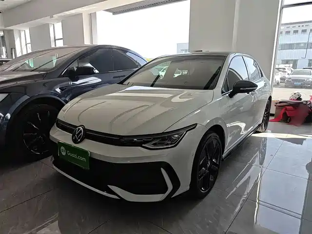 Volkswagen Golf Golf 2026 300TSI R-Line — фото