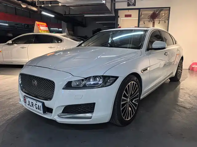 Jaguar Jaguar Xfl Jaguar Xfl 2017 Xfl 2.0t 240ps Deluxe Edition — фото
