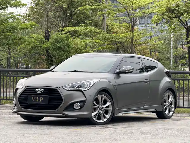 Hyundai Veloster Veloster 2015 1.6t Automatic Luxury Version — фото