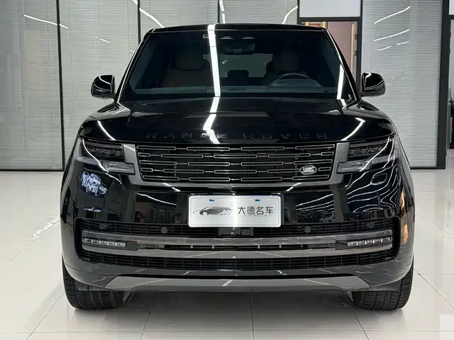 Land Rover Range Rover Range Rover 2023 3.0 L6 360ps Grand Edition — фото