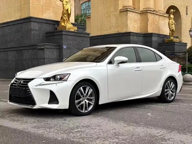 Lexus Lexus Is Lexus Is 2017 300 Leading Edition — фото