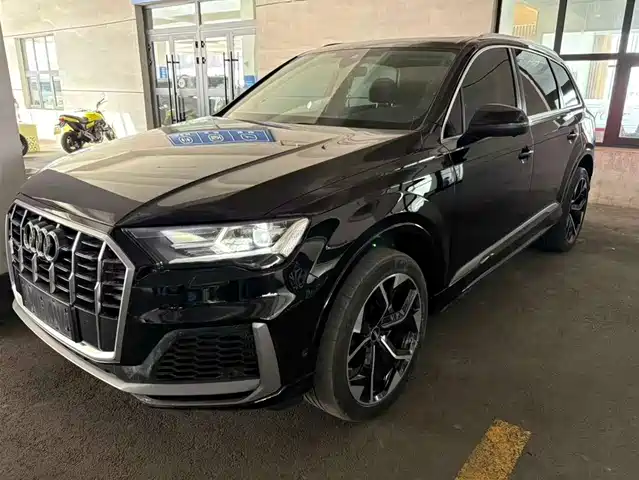 Audi Audi Q7 Audi Q7 2023 55 Tfsi Quattro S Line Sports — фото