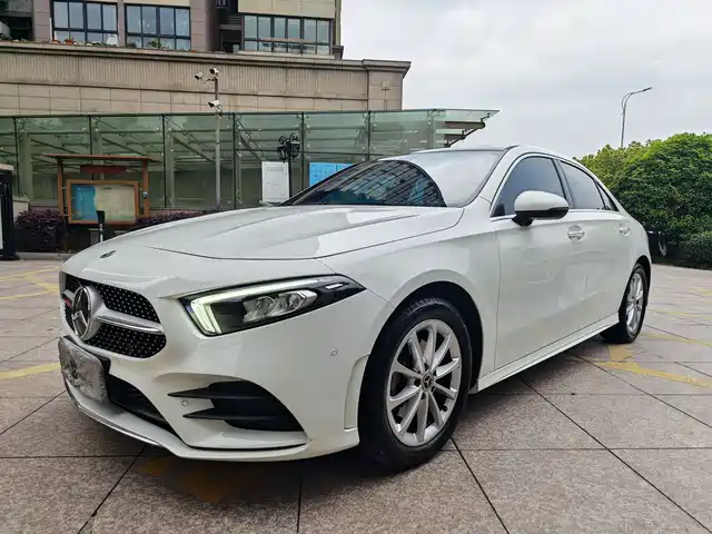 Mercedes-Benz Mercedes Benz A Class Mercedes-Benz A-Class 2021 A 200 L Sports Sedan Dynamic Type — фото