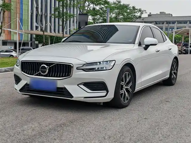 Volvo Volvo S60 Volvo S60 2024 B4 Zhiyi Luxury Edition — фото