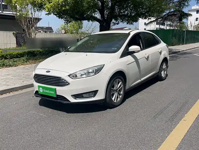 Ford Fox Focus 2015 Sedan 1.6l Automatic Fashion Model — фото