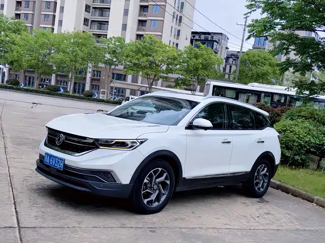 Dongfeng Fengshen Dongfeng Fengshen Ax7 Dongfeng Fengshen Ax7 2020 1.6t Automatic Ai Flagship Model National Vi — фото